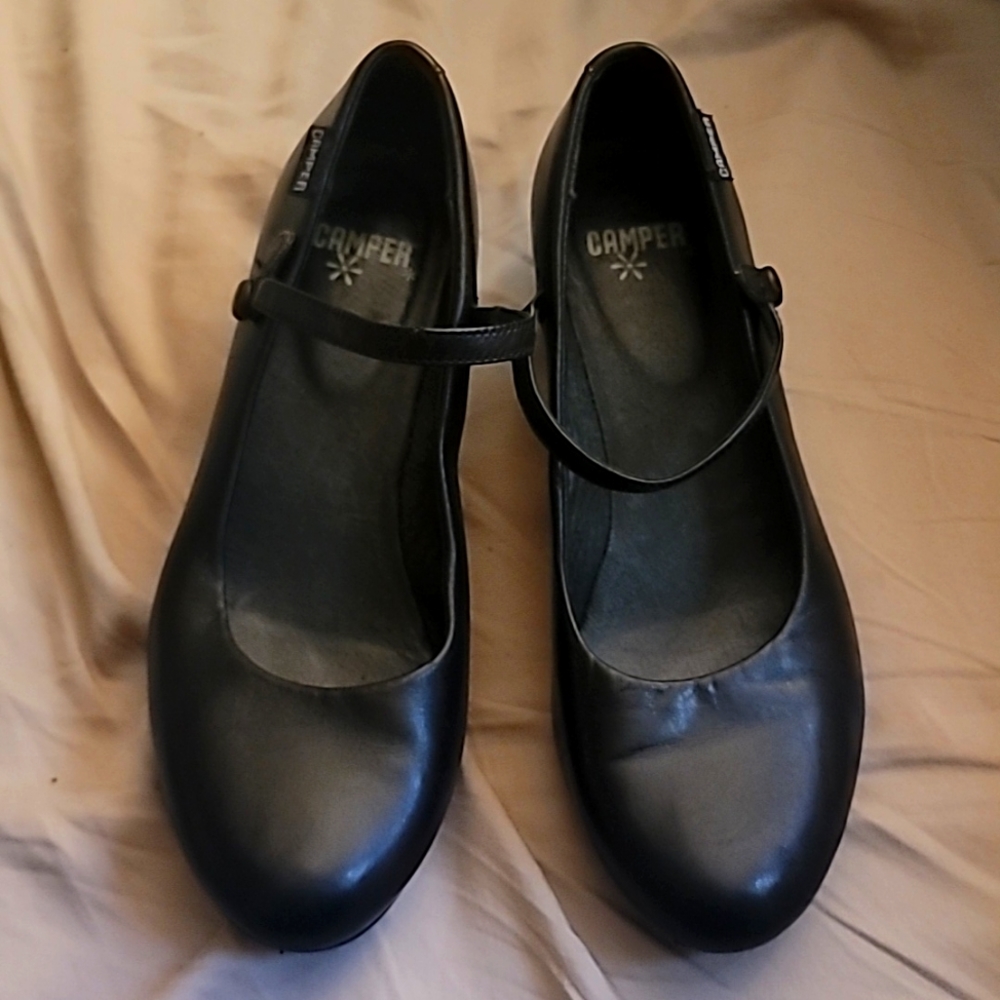 Black Camper heals